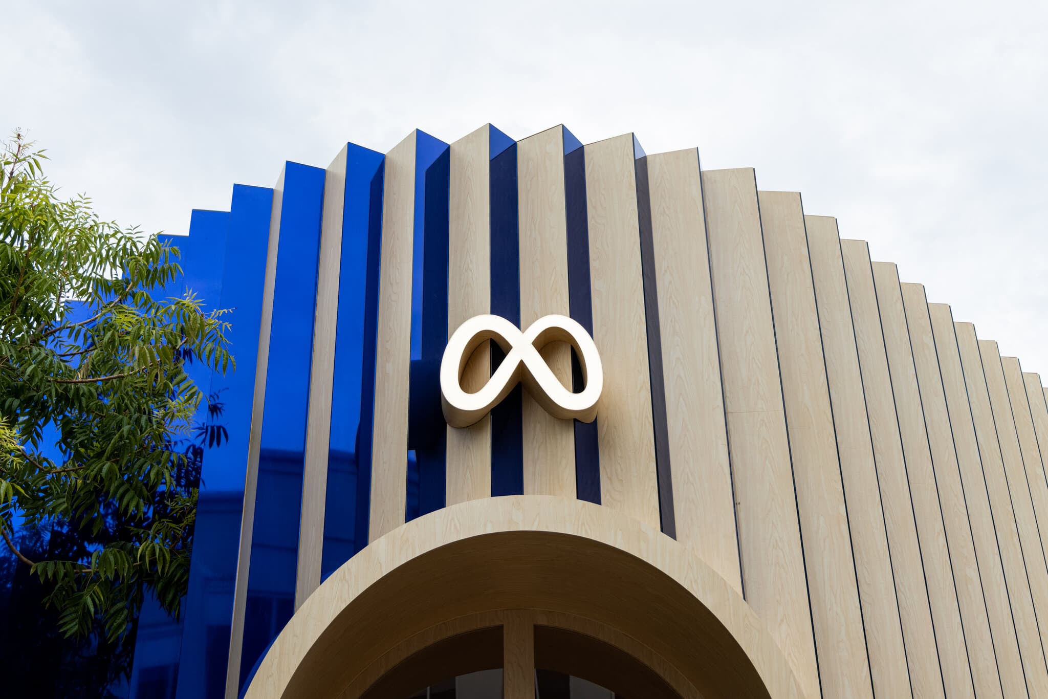 Meta Lays Off 700 Employees, While Rewarding Top Executives